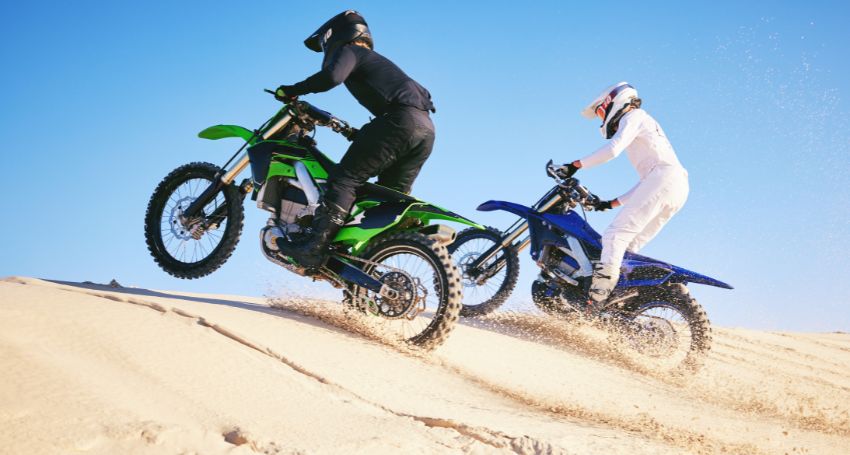 electric dirt bike vs gas dirt bike​